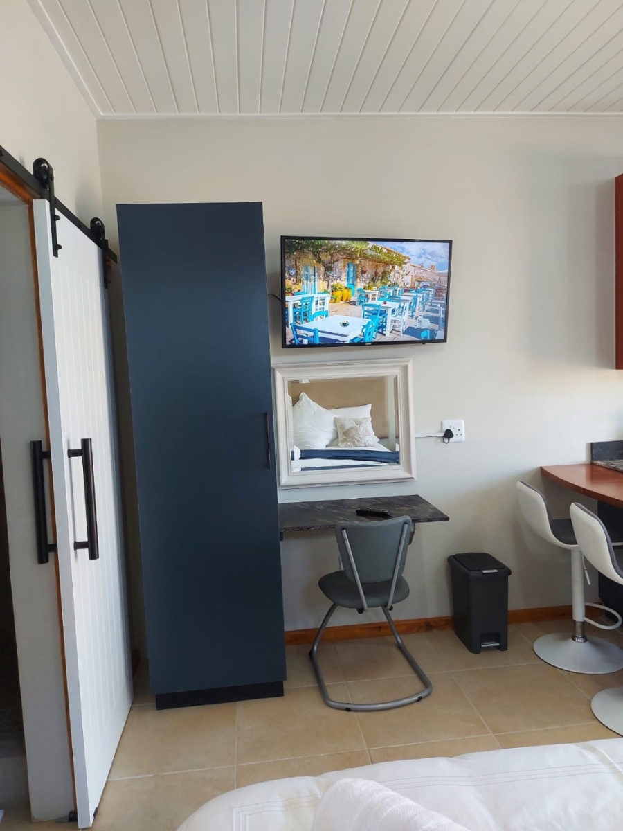 5 Bedroom Property for Sale in Oubaai Western Cape